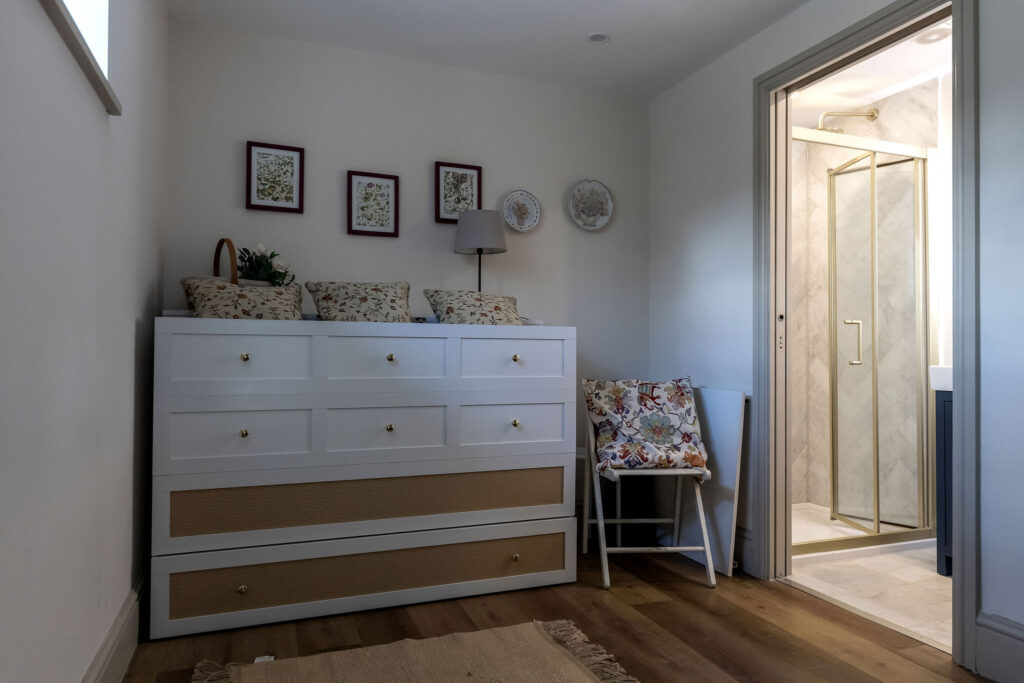 East Finchley — project view 81